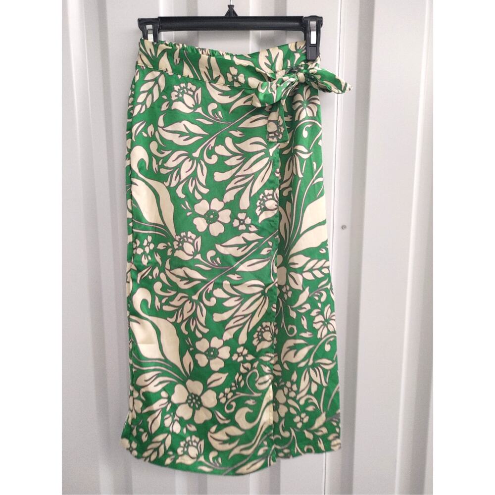 Japna Skirt Floral Midi Wrap Small Satin Feel NWT